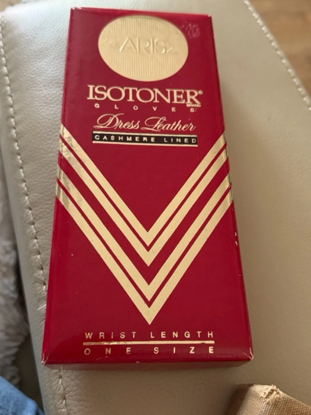 NIB Bundle of two pairs of Isotoner Gloves - Picture 5 of 6
